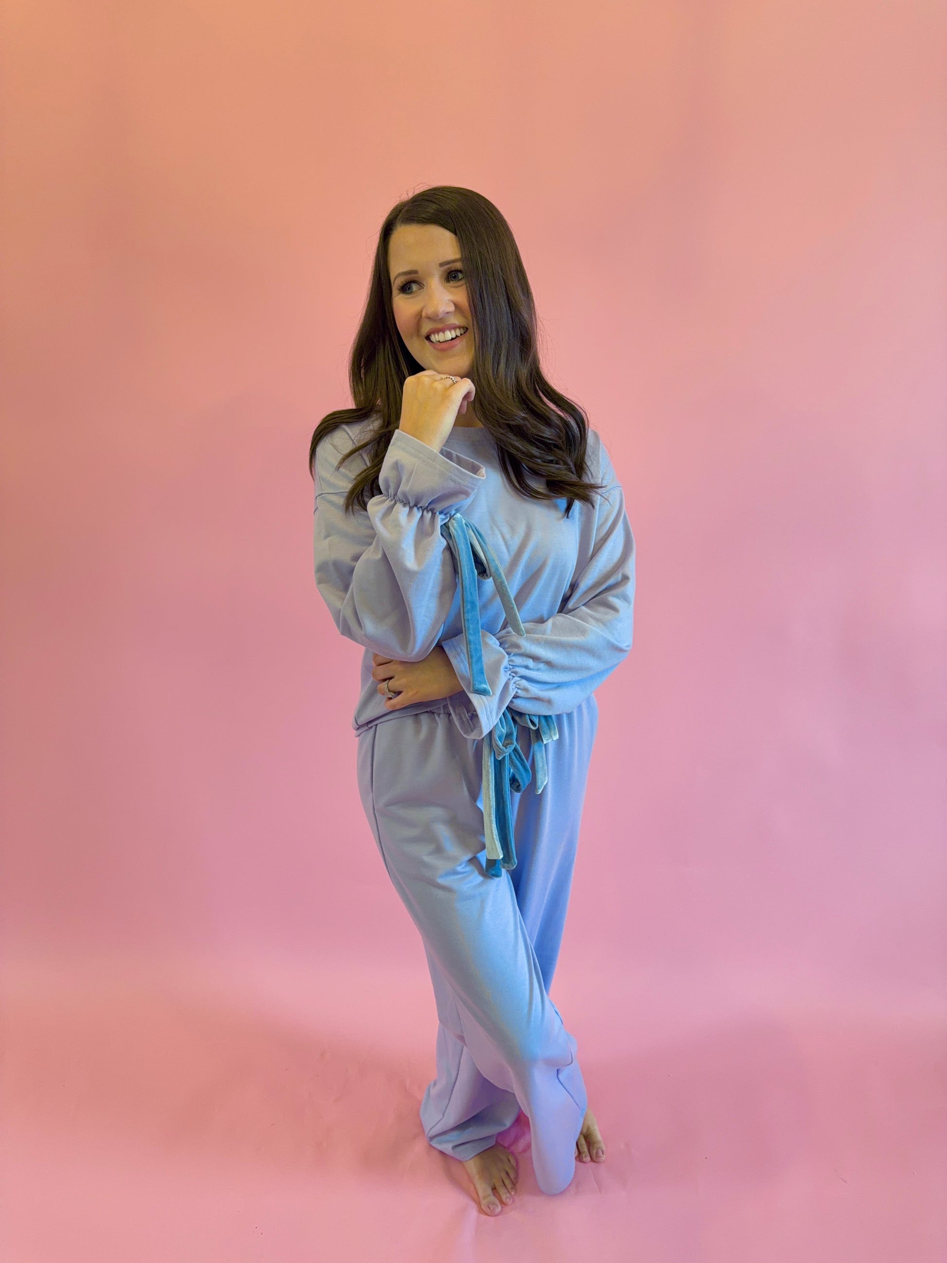 Comfortable set with velvet ties on sleeves and waist – stylish enough for work, relaxed enough for a day out
