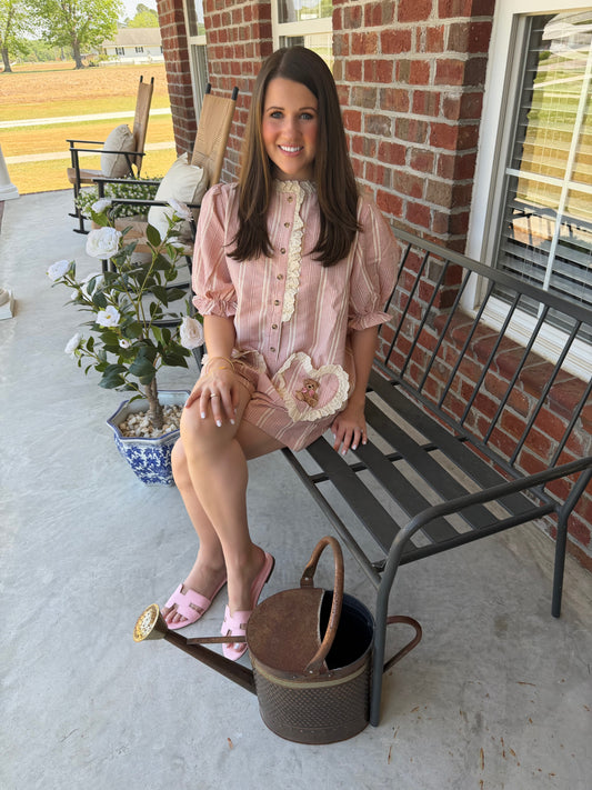 Teddy bear romper with heart pockets – cozy, oversized, and adorable for summer nights out.